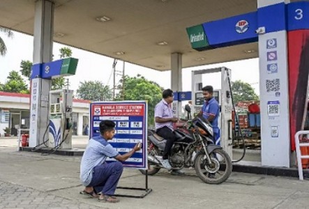 Petrol, diesel prices raised by Rs 2.61-2.71