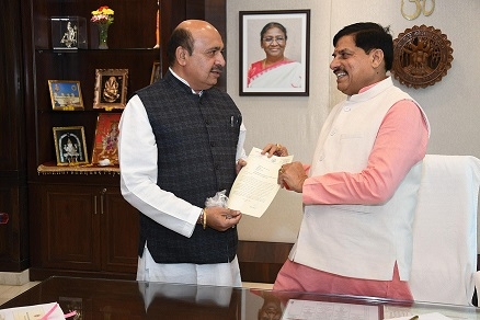 MLA Rohani submits memo to CM, demands ‘furniture cluster’ in Rani Avanti Bai Ward