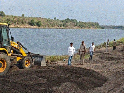 Illegal sand excavation operation busted in Bahoripar village