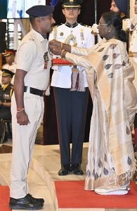 President Murmu honours Rewa’s Sanjay Tiwari with ‘Shaurya Chakra’