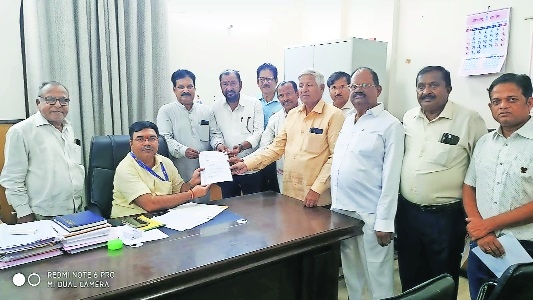 Demand for separate counting of OBCs in census Representation to District Collector