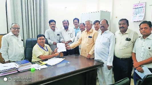 Demand for separate counting of OBCs in census; Representation to District Collector