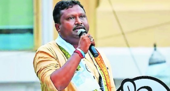 TMC’s another RS MP Prakash Baraik resigns