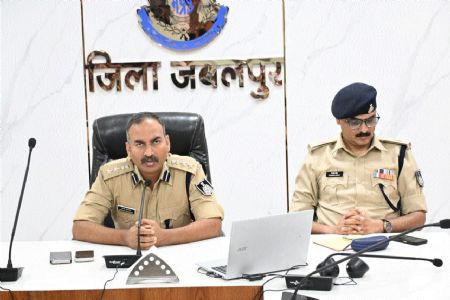 SP discusses security arrangements for Muharram with SHOs, officers
