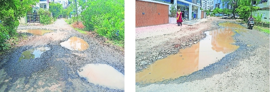 Potholes in lanes in New Manish Nagar