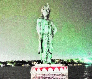 Raja Bhoj statue lies in darkness as floodlights remain defunct