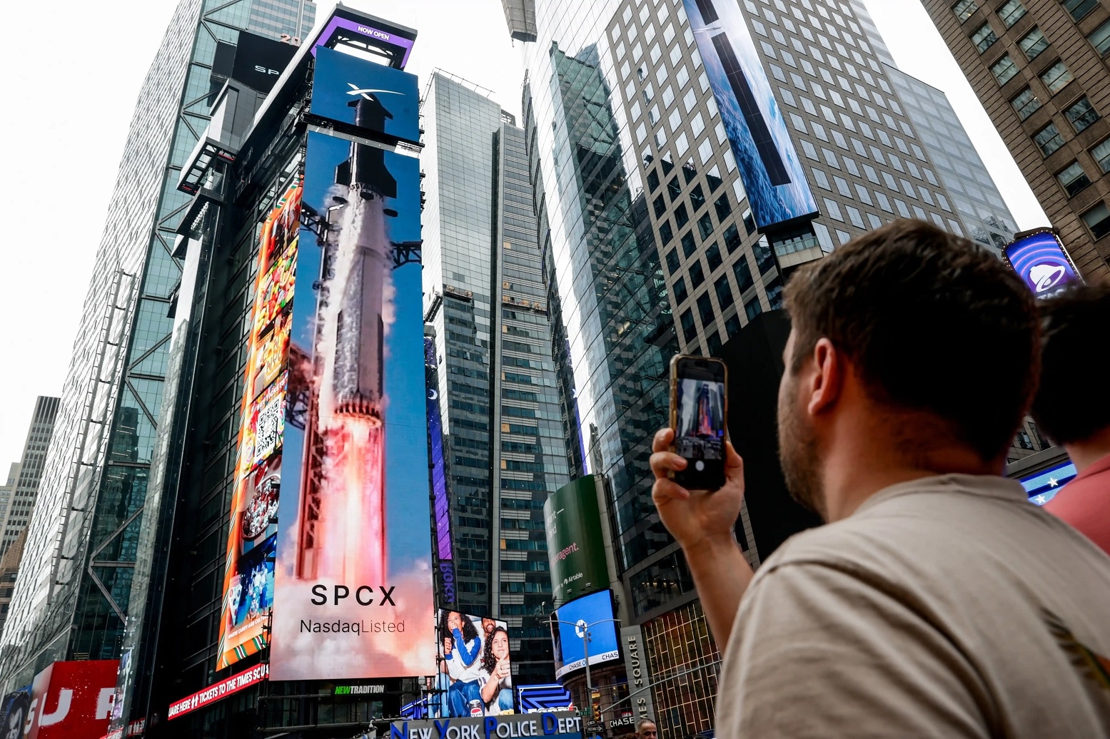 SpaceX overtakes Microsoft to become 4th-largest US company