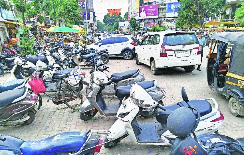 The mess on the road stretch from Laxmi Bhawan square 