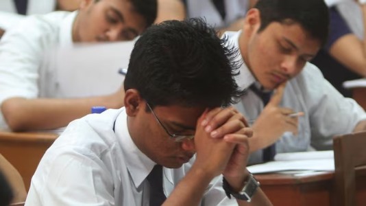 SC refuses to pass order on plea against CBSE’s 3-language policy
