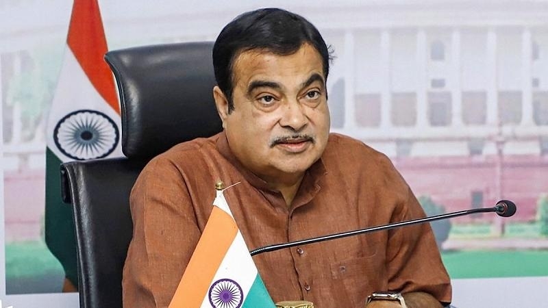 Gadkari endorses AID demand for restoration of AI flights