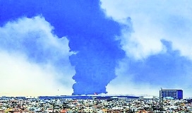 US bombs Iranian military