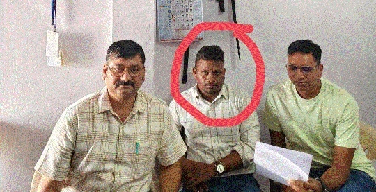 Patwari caught accepting 