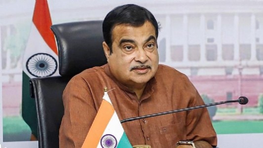 Gadkari endorses AID demand for restoration of AI flights