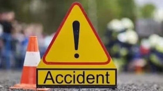Youth killed as two vehicles collide head-on near Hingna, driver booked