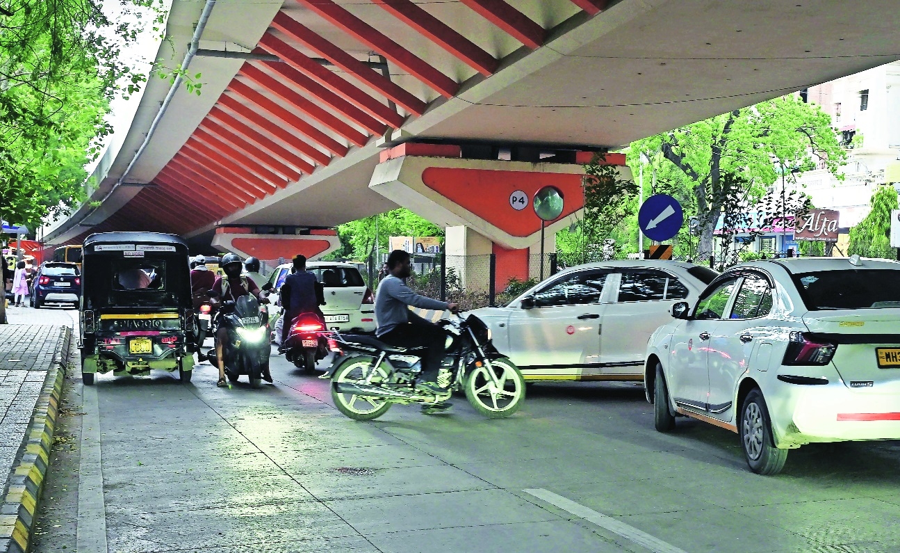 Two-wheelers driving on the wrong side of the road near GS College are creating confusion