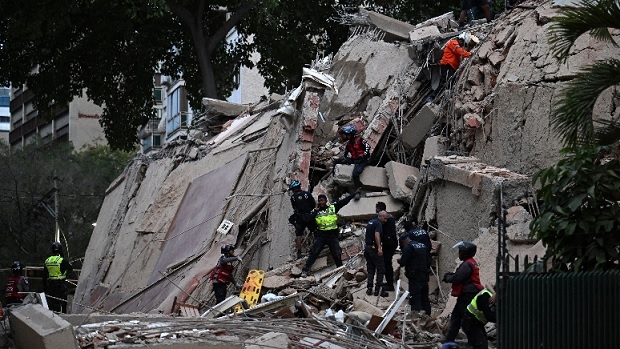Two powerful quakes rock Venezuela
