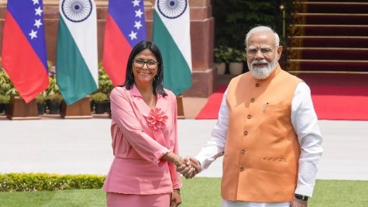 India, Venezuela vow long-term energy tie-up