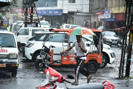 Scattered rains bring relief to Jabalpurians, Nearly 40 districts across the State are still awaiting widespread rainfall