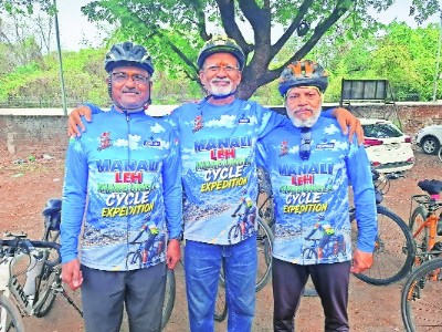 City trio on MLK cycling expedition
