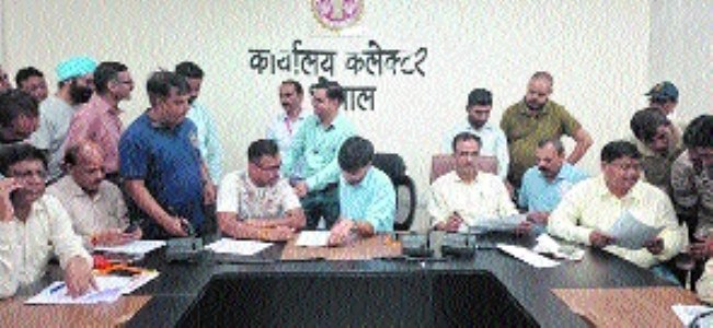 Patience Over...Anger spills over, Citizens’ wrath boils over builder duplicity, 287 victims storm special public hearing, District administration to auction mortgaged plots of defaulting developers to construct roads, water, and power infrastructure; Patel Nagar to undergo first auction in 22 days