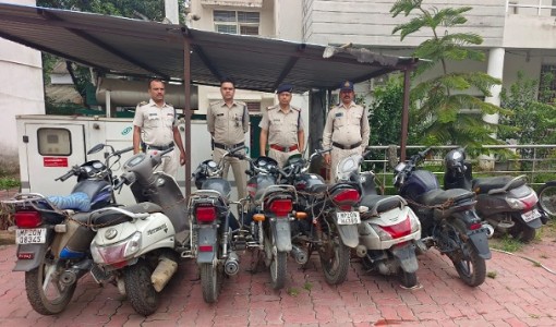 Omti cops arrest notorious vehicle thief, recover 7 stolen 2-wheelers