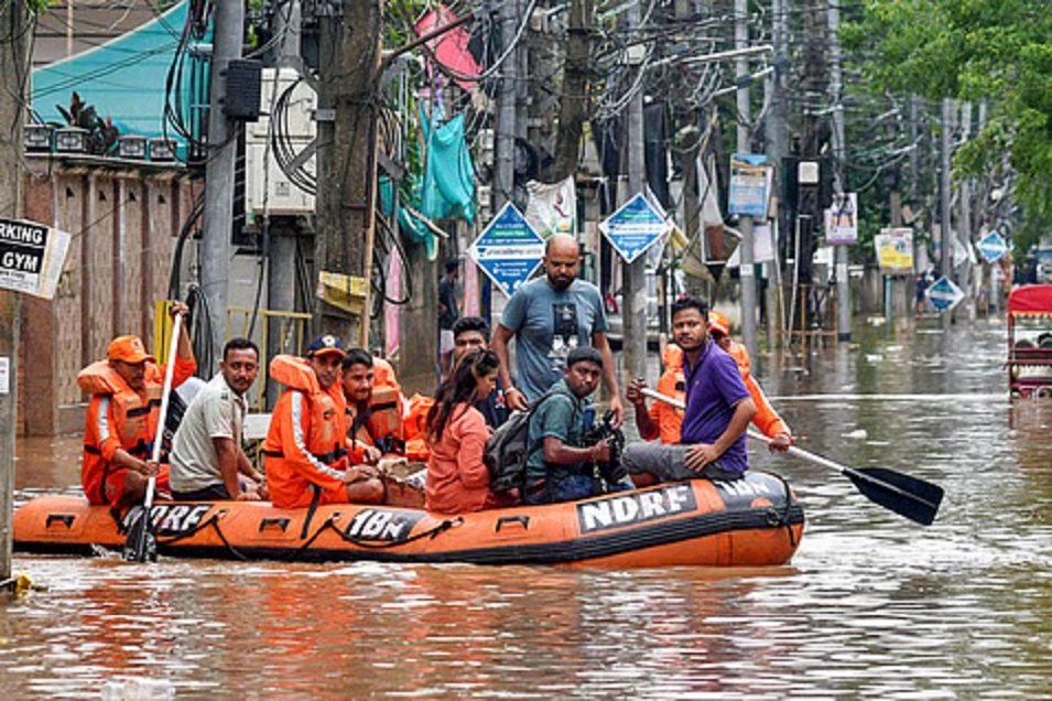 Fresh floods landslides disrupt life in several 