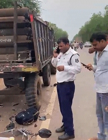 4 dead