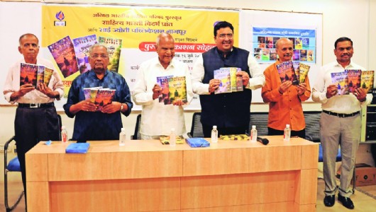 Simplicity of living must to achieve greatness in life: Purohit