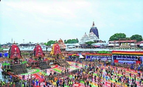 World-famous Puri Rath Yatra begins, One killed, many fell-ill due to crowd surge