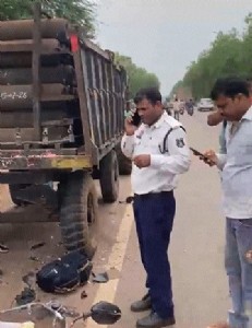 4 dead, 8-yr-old battles for life in highway crash