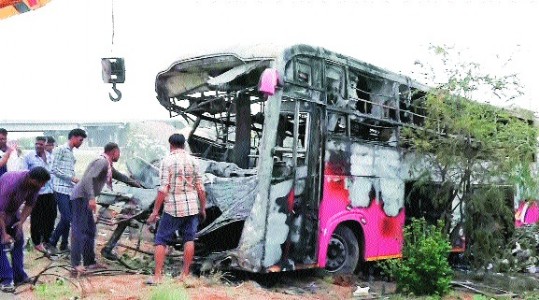 8 killed, 24 hurt as bus catches fire after ramming truck in Raj