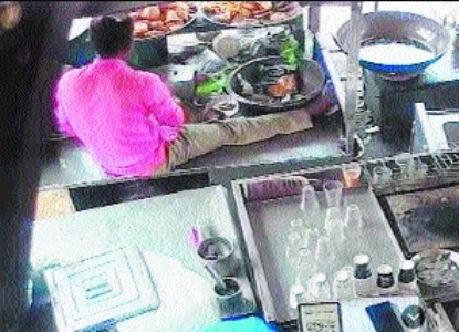 Sole breadwinner tea vendor dies 11 days after electrocution