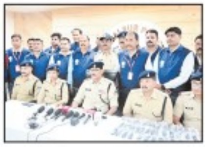 Ganja worth Rs 4.38 lakhseized from two women