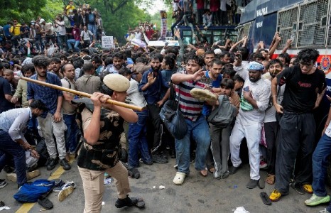 118 police personnel injured,70 protesters detained asCJP protest turns violent