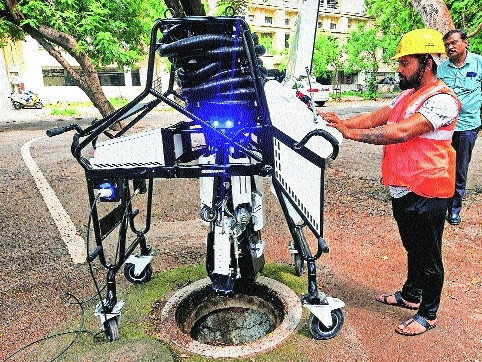 Manhole to Machine Mah to procure 100 robots for scavenging work 