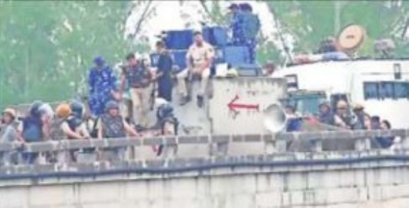 Punjab farmers head to Delhi for Kisan Mahapanchayat, Haryana Police seal Shambhu border point
