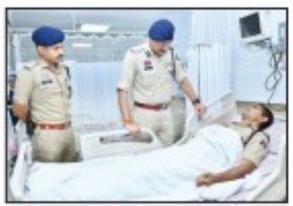 16 police personnel injured duringprotest near Rajiv Bhawan