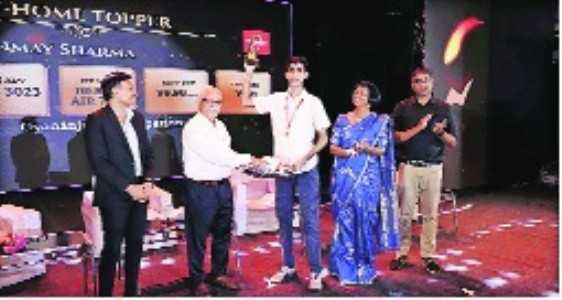 Dr Chandrashekhar Karhadkar graces ‘Gyananjali 2026’ of IIT-HOME