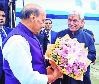 Rajnath arrives in Srinagar
