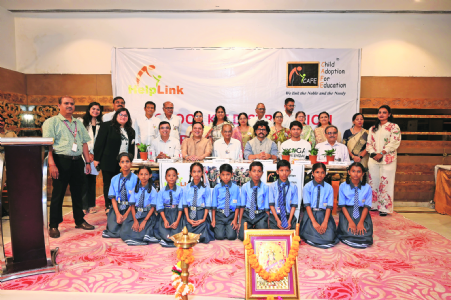 Helplink Charitable Foundation gives school kits to 3,000 students