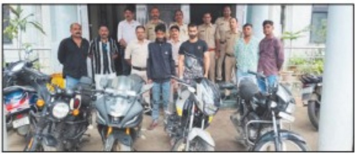 Two gang operatives arrestedwith four stolen motorcycles
