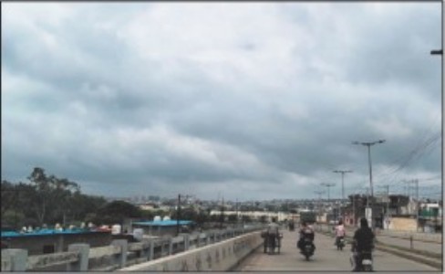 FLASH FLOOD risk issued for 13 east MPdistts as heavy monsoon rains lash State