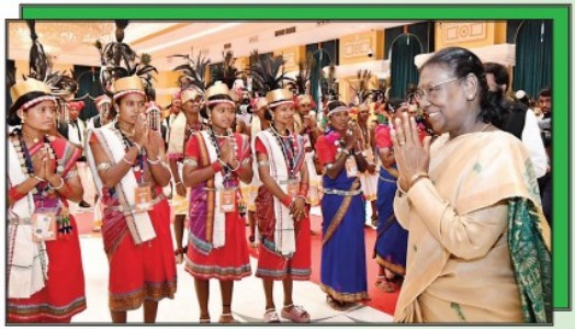 HISTORIC MOMENT, President honours Bastar’s Manjhis, Chalkis