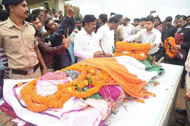 Teejan Bai laid to rest with full State hon
