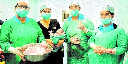 10.2 kg tumour removed from 