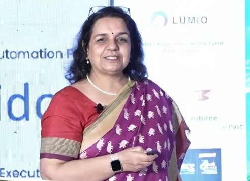 Eight IAS officers