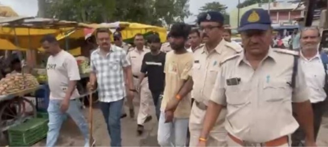 Cops nab three who looted sr citizen, Parade them to police station