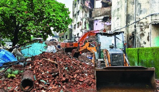Ten killed in buildingcollapse in Bhiwandi