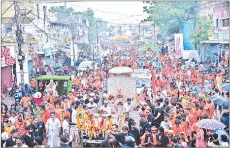 SANSKAR KAWAD YATRA draws sea of devotees, Kawadiyas carried Narmada water to offer jalabhishek to Lord Shiva at Kailash Dham