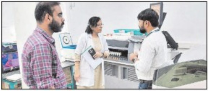 Health Deptt team seals Diagnostic Centre over expired Govt registration